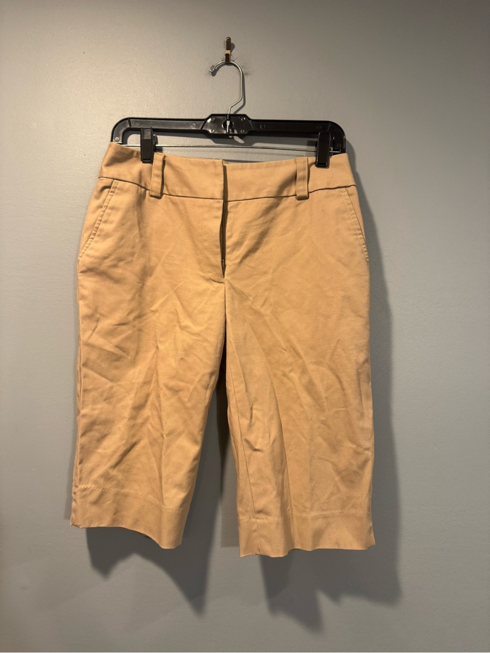 *Apt. 9 Tan Bermuda Capris - Classic Knee-Length